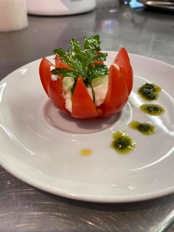 Tomate farcie en fleur