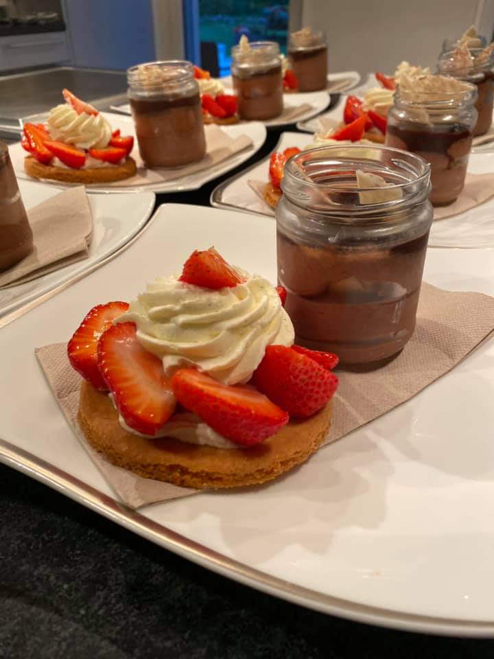 Tartelettes aux fraises et mousse au chocolat